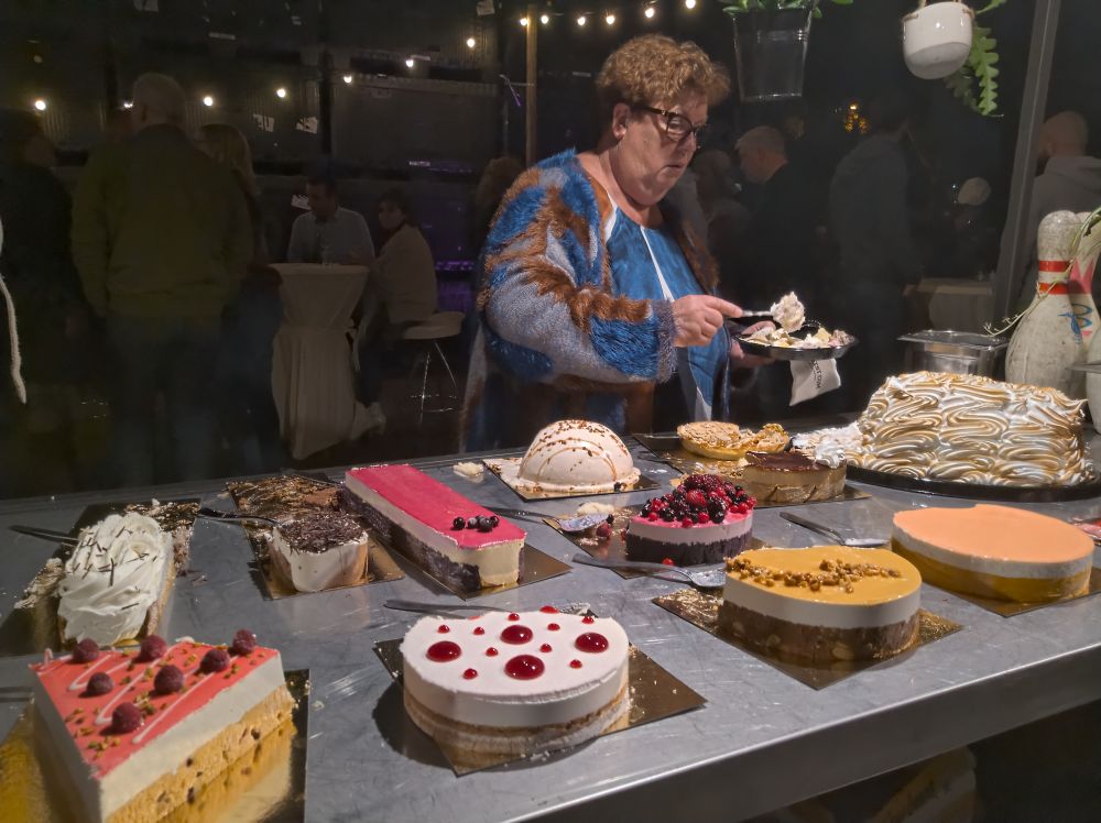 bruin-cafe-20191005-195408